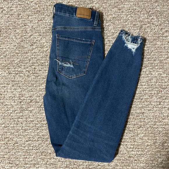 American Eagle high waisted, skinny jeans - Picture 3 of 3
